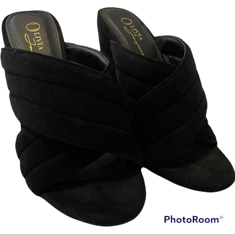 Olivia Ferguson Size 5 black suede chunky heel